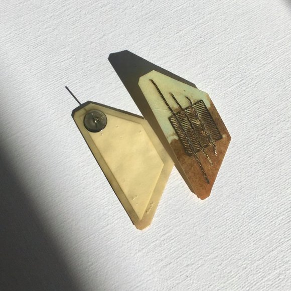 Vintage Gold and Resin Stud Statement Earrings - Picture 3 of 3